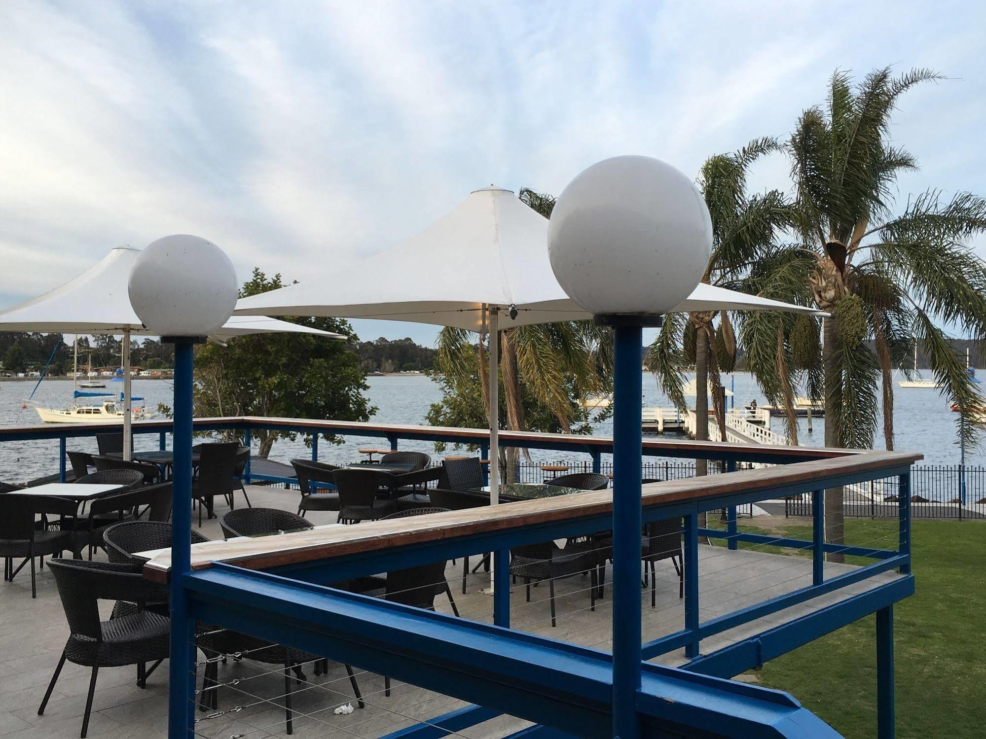 Mariners On The Waterfront Motel Batemans Bay Exterior photo